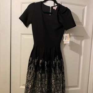 NWT XS LuLaRoe Elegant Filigree Amelia Dress